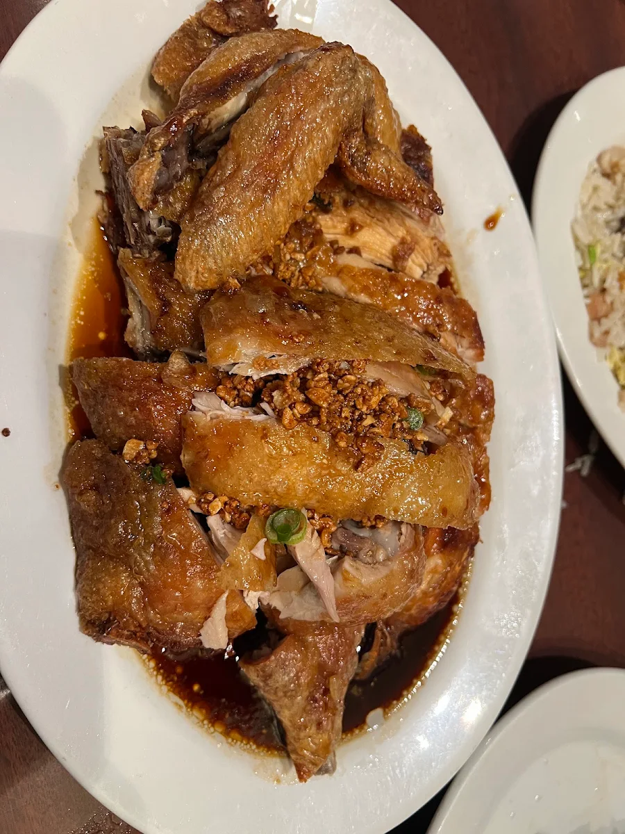 Deep Fried Half Chicken w Garlic Sauce 蒜香鸡 半